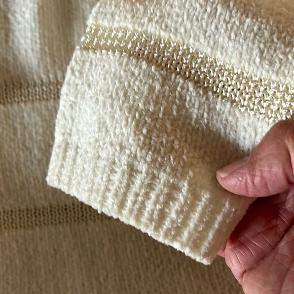 NWT Crew Neck Chenille Sweater - Picture 4 of 6